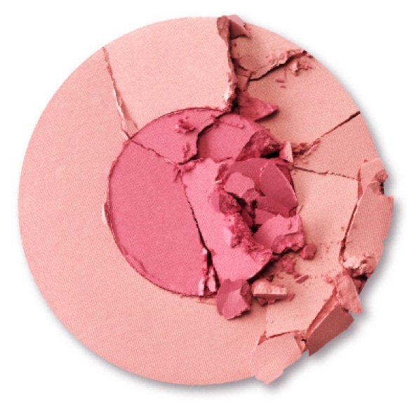Charlotte Tilbury Cheek To Chic Blusher-Love Is The Drug. Pink, Rosy, Tint, Deep - Picture 8 of 9